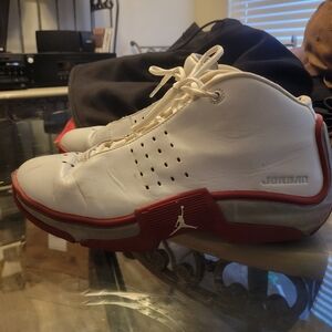 Jordan Men's White and Red Squadron Team FBI Sneakers Rare 2001